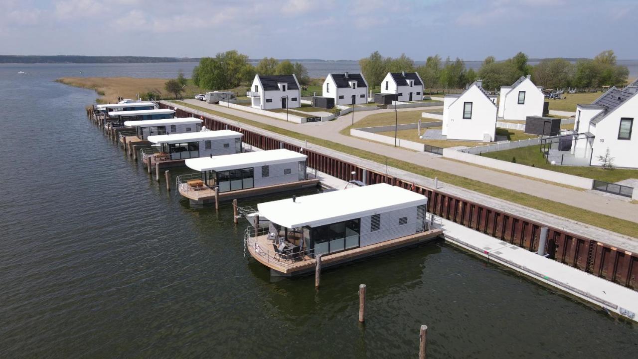 Villa WELL Hausboote mit Shuttle Service zum Strand&Brötchen Service am Morgen&frisch gebackenen Kuchen am Nachmittag Peenemünde Exterior foto