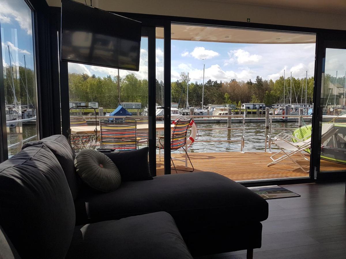 Villa WELL Hausboote mit Shuttle Service zum Strand&Brötchen Service am Morgen&frisch gebackenen Kuchen am Nachmittag Peenemünde Exterior foto